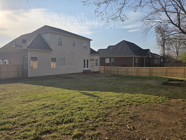 125 Lake Ridge Dr, Hendersonville, TN 37075