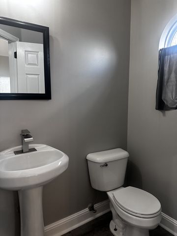 125 Lake Ridge Dr, Hendersonville, TN 37075