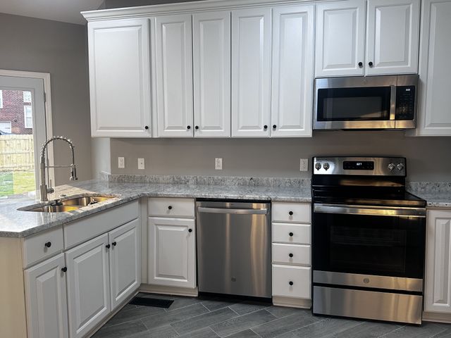 125 Lake Ridge Dr, Hendersonville, TN 37075