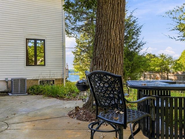 217 W Main Street, Lake Zurich, IL 60047
