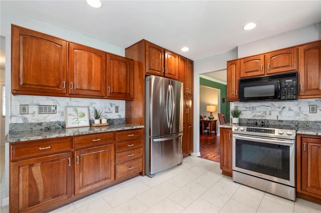 1122 Edward Avenue, South Whitehall Twp, PA 18103