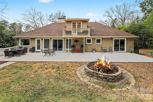 123 Old Bell Road, Charlotte, NC 28270