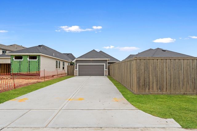 12127 Wild Bend Drive, Mont Belvieu, TX 77523