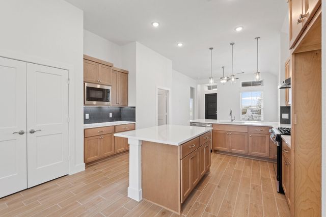 12127 Wild Bend Drive, Mont Belvieu, TX 77523