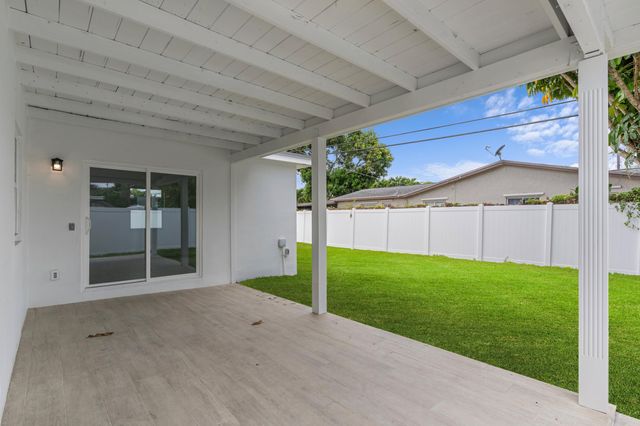22171 SW 62nd Avenue, Boca Raton, FL 33428