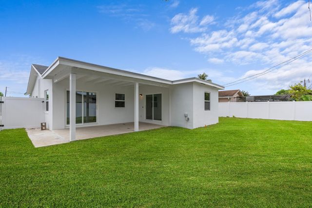 22171 SW 62nd Avenue, Boca Raton, FL 33428
