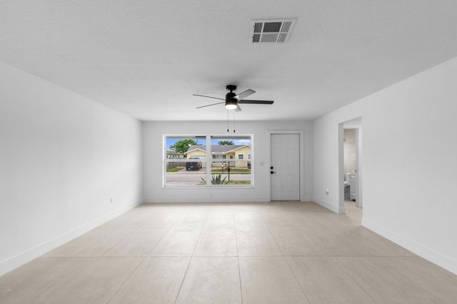 22171 SW 62nd Avenue, Boca Raton, FL 33428