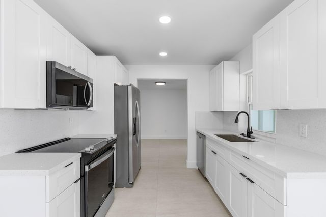 22171 SW 62nd Avenue, Boca Raton, FL 33428