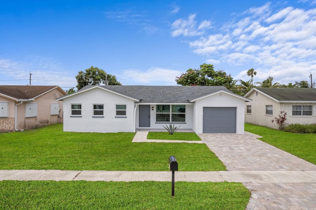 22171 SW 62nd Avenue, Boca Raton, FL 33428