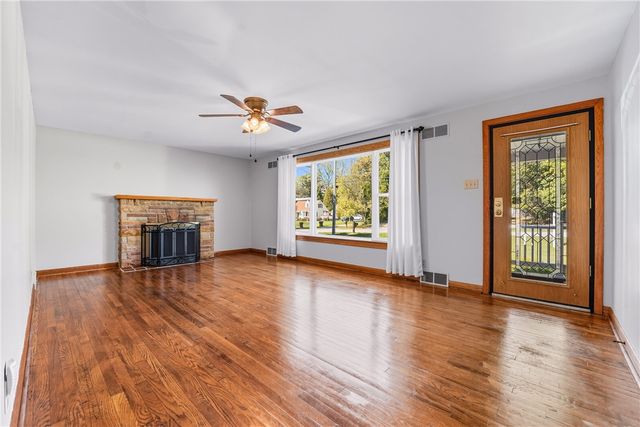 332 E Maitland Lane, Neshannock Twp, PA 16105