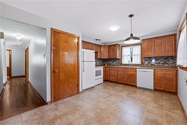 332 E Maitland Lane, Neshannock Twp, PA 16105