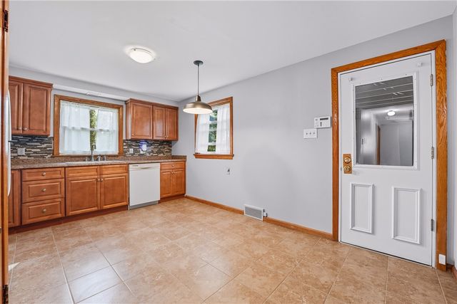 332 E Maitland Lane, Neshannock Twp, PA 16105