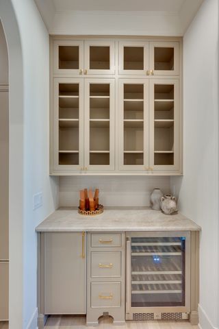 811 Neartop Dr, Nashville, TN 37205