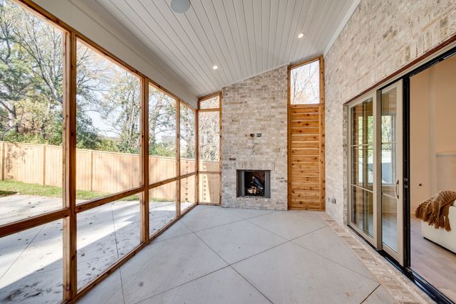 811 Neartop Dr, Nashville, TN 37205