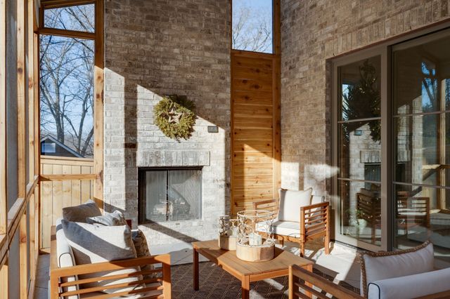 811 Neartop Dr, Nashville, TN 37205