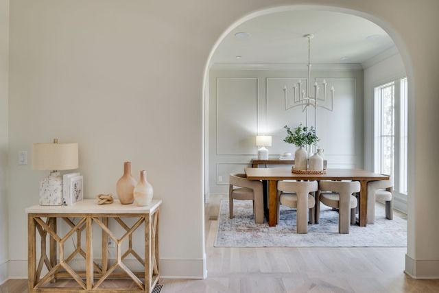 811 Neartop Dr, Nashville, TN 37205