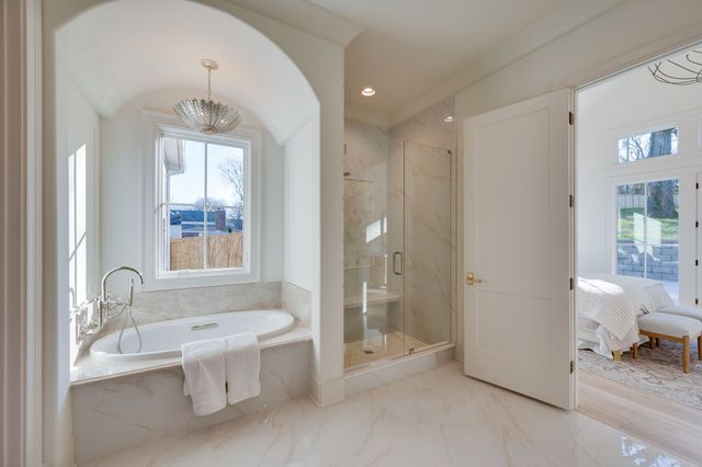 811 Neartop Dr, Nashville, TN 37205