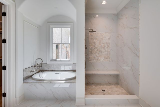 811 Neartop Dr, Nashville, TN 37205