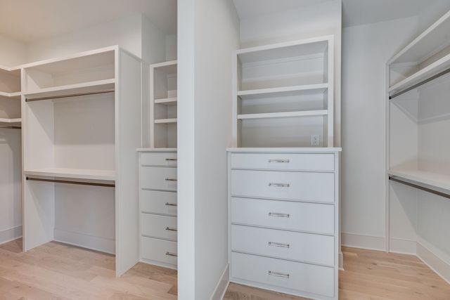 811 Neartop Dr, Nashville, TN 37205