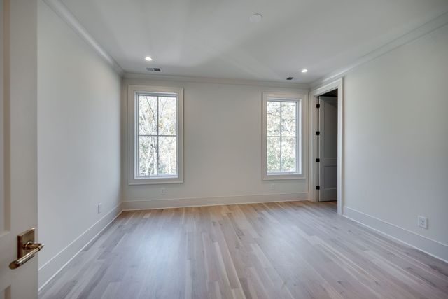 811 Neartop Dr, Nashville, TN 37205