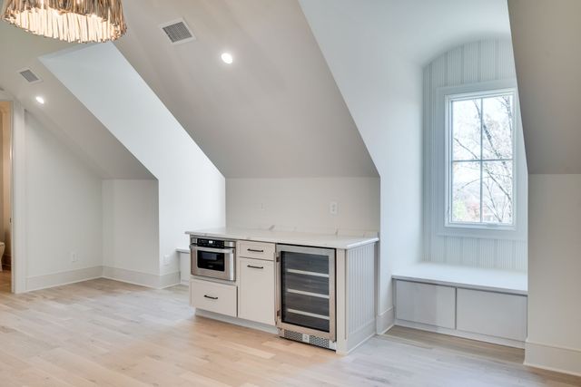 811 Neartop Dr, Nashville, TN 37205