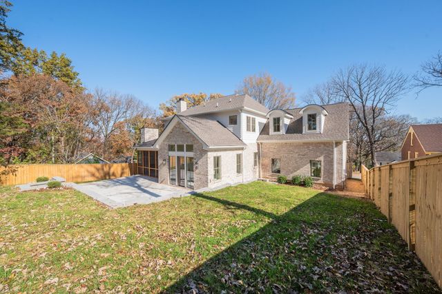 811 Neartop Dr, Nashville, TN 37205