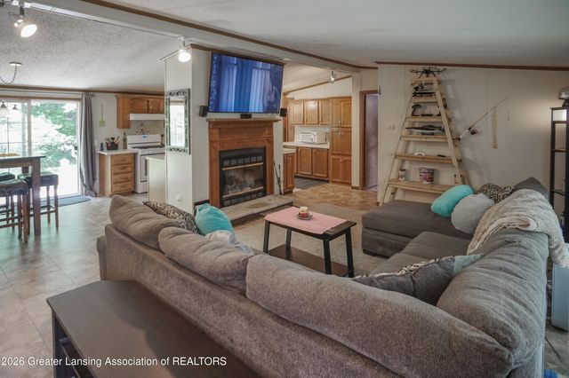 1416 S Ainger Road, Charlotte, MI 48813