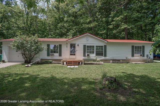 1416 S Ainger Road, Charlotte, MI 48813