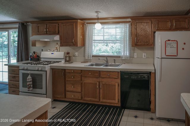 1416 S Ainger Road, Charlotte, MI 48813
