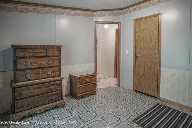 1416 S Ainger Road, Charlotte, MI 48813