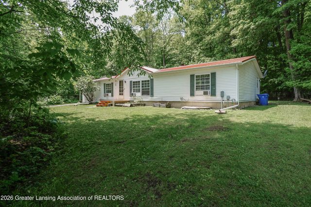 1416 S Ainger Road, Charlotte, MI 48813