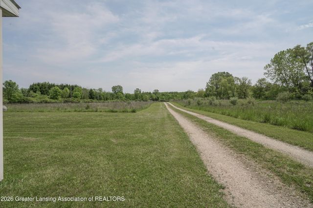 1416 S Ainger Road, Charlotte, MI 48813
