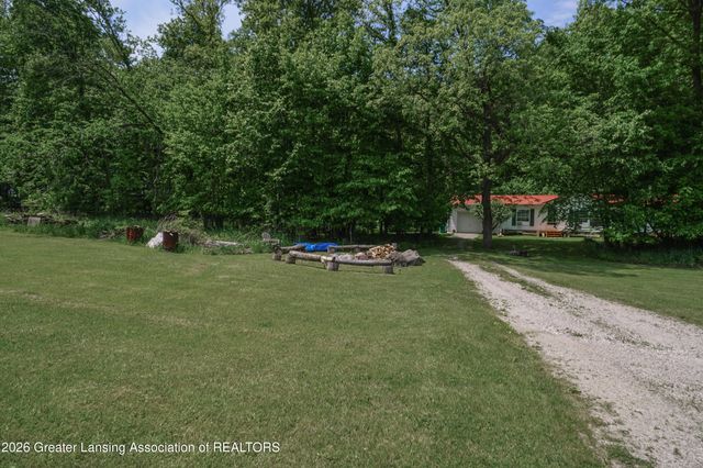 1416 S Ainger Road, Charlotte, MI 48813