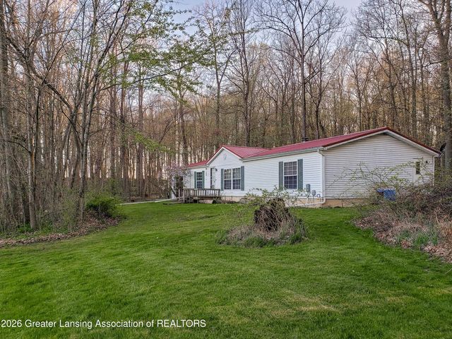 1416 S Ainger Road, Charlotte, MI 48813