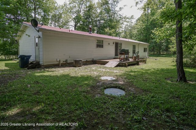 1416 S Ainger Road, Charlotte, MI 48813