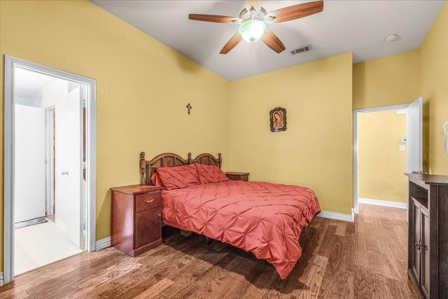 427 Cranbrook Lane, Grand Prairie, TX 75052