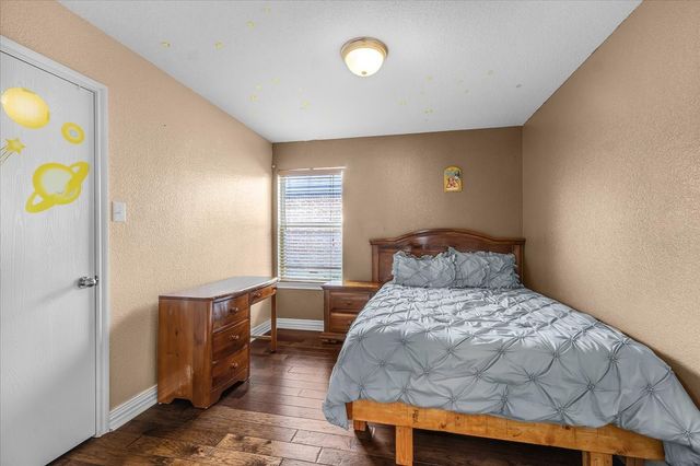 427 Cranbrook Lane, Grand Prairie, TX 75052