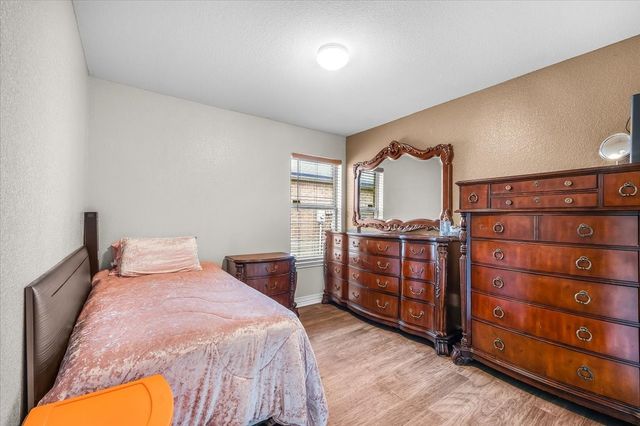 427 Cranbrook Lane, Grand Prairie, TX 75052