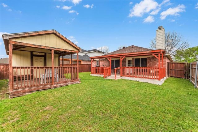 427 Cranbrook Lane, Grand Prairie, TX 75052