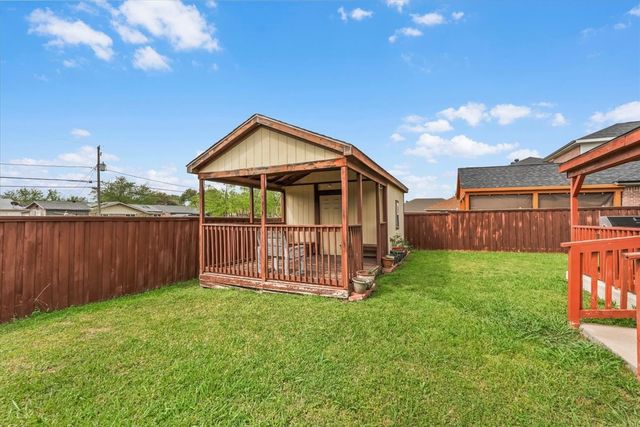 427 Cranbrook Lane, Grand Prairie, TX 75052