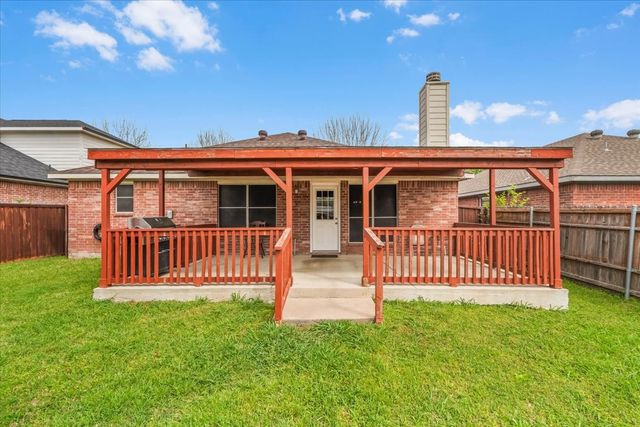 427 Cranbrook Lane, Grand Prairie, TX 75052