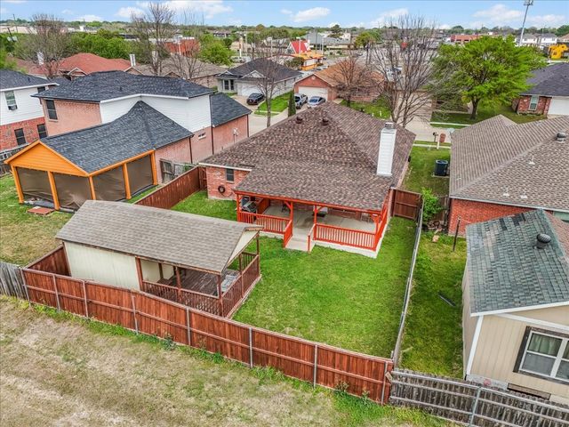 427 Cranbrook Lane, Grand Prairie, TX 75052