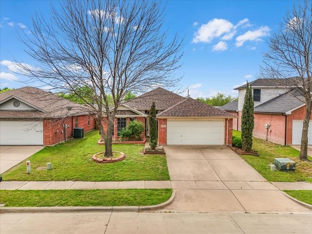 427 Cranbrook Lane, Grand Prairie, TX 75052