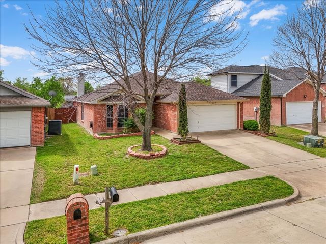 427 Cranbrook Lane, Grand Prairie, TX 75052