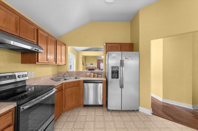 427 Cranbrook Lane, Grand Prairie, TX 75052