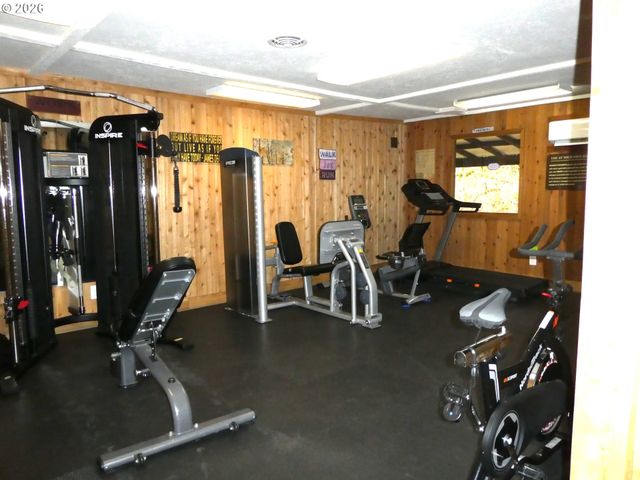 32700 Se LEEWOOD Ln 32, Boring, OR 97009