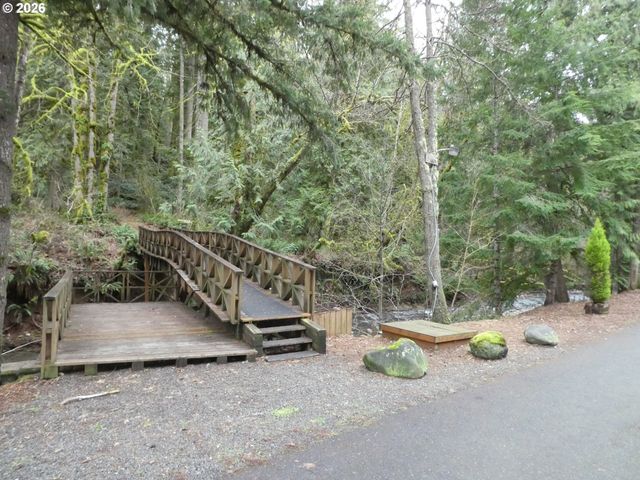 32700 Se LEEWOOD Ln 32, Boring, OR 97009