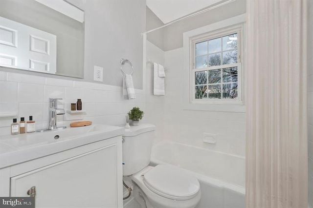 4528 EADS PL NE, Washington, DC 20019