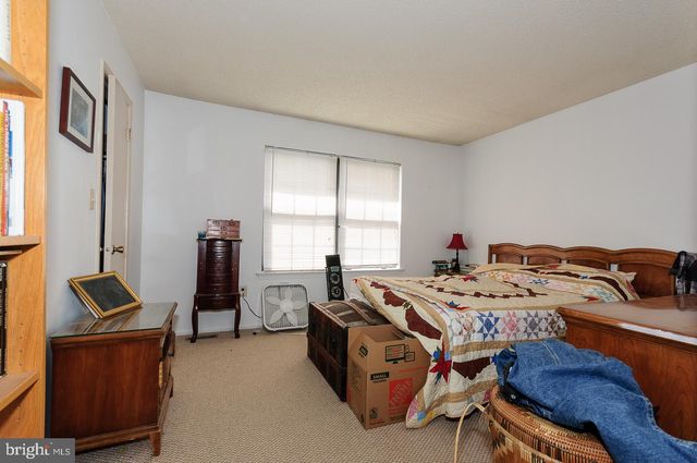 2 STOUT CT, Lawrence Township, NJ 08648