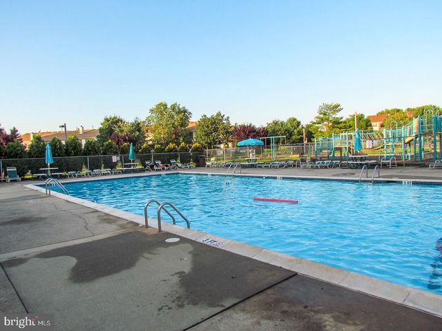 2 STOUT CT, Lawrence Township, NJ 08648